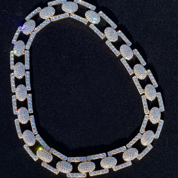 Rhinestone bulky necklace by Akkad - Picture 4 of 7